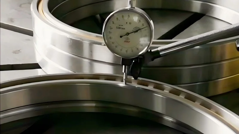 Precision inspection of 719 series bearing