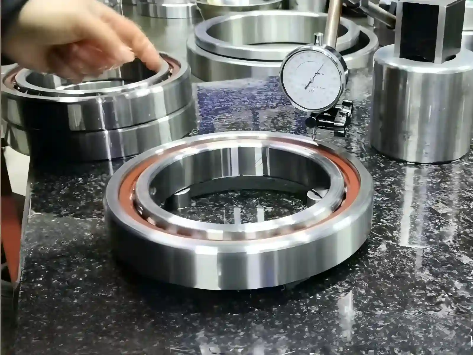 Strict quality control and dimensional inspection process for high-precision CNC spindle bearings
