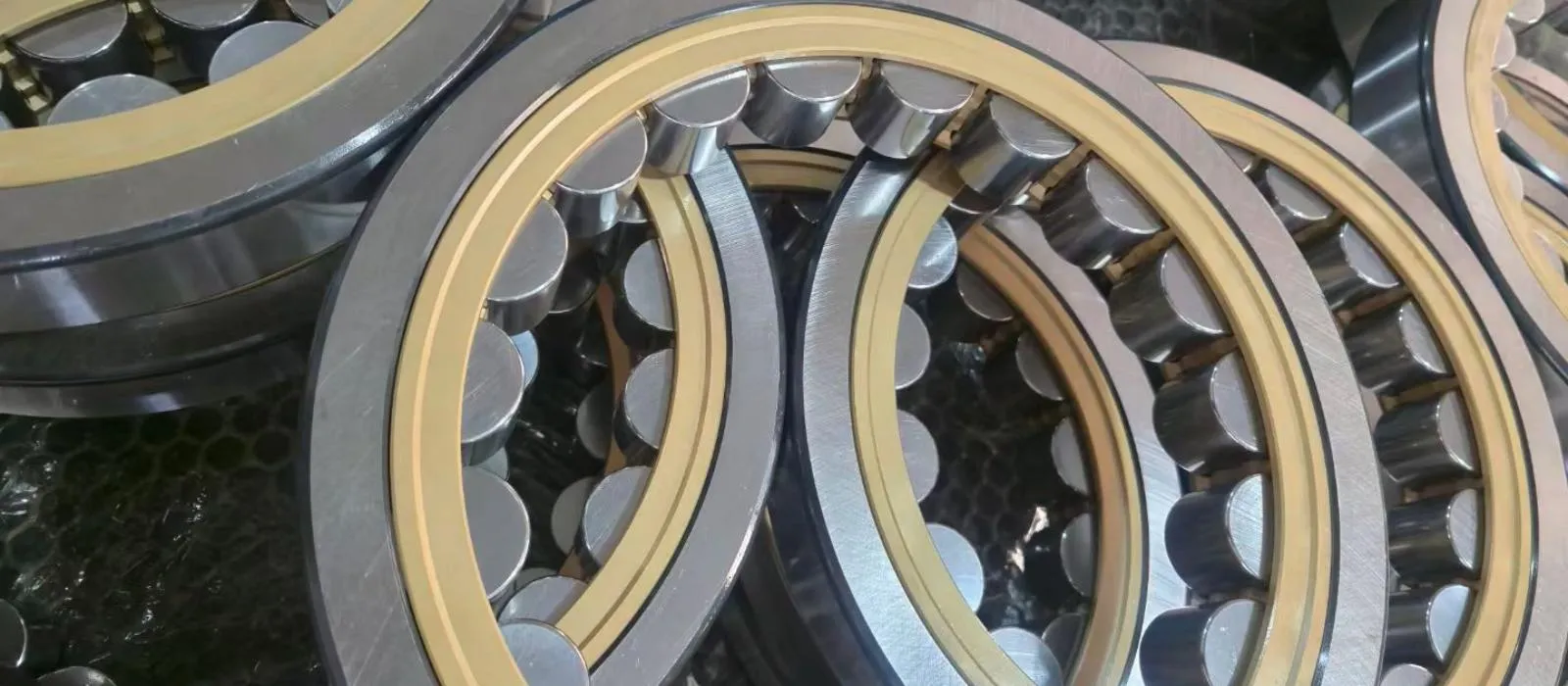 High-Precision Cylindrical Roller Bearings