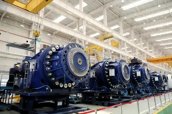 Single row cylindrical roller bearing for electric motor shaft support