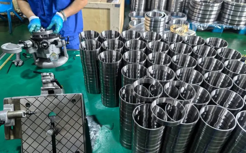 320 series tapered roller bearing inspection