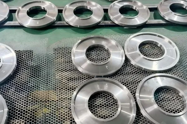 Dimensional inspection for thrust roller bearings