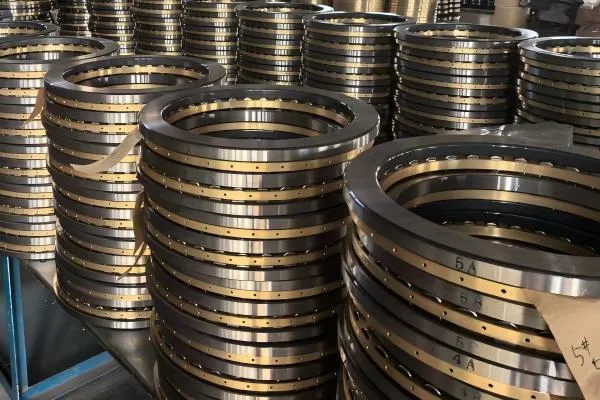 Final inspection before thrust roller bearing delivery