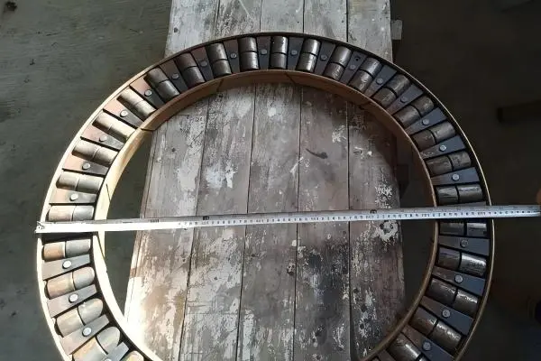 Inspection and dimension check of failed main bearing from RC54 cone crusher