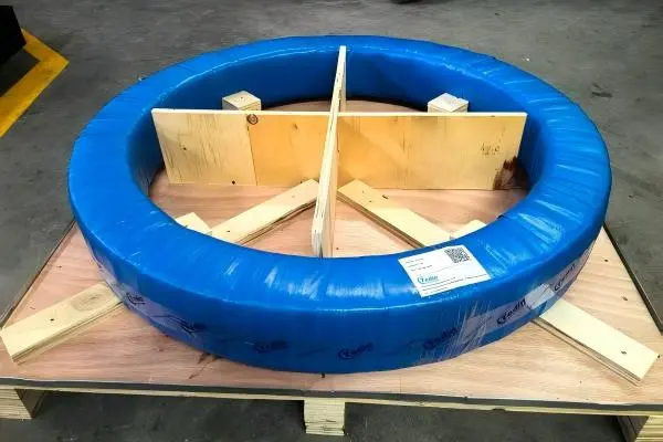 Protective packing for RC54 cone crusher replacement bearing