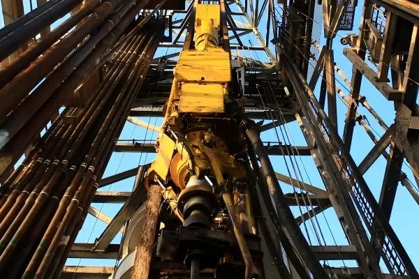 Top drive and rotary table bearings for oil drilling equipment