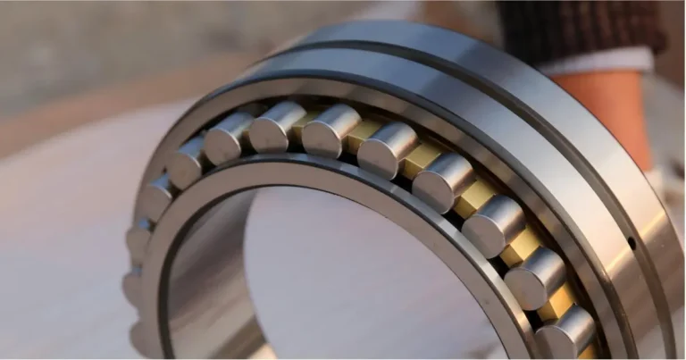 Double-row cylindrical roller bearing for a machine tool spindle