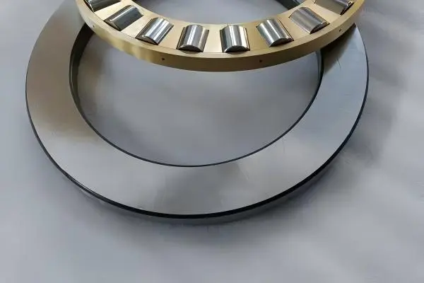 Shaft washer of a cylindrical roller thrust bearing
